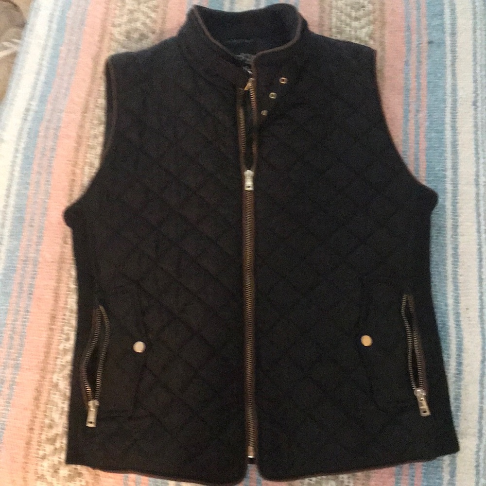 Lightweight puffer vest